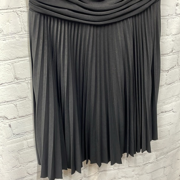 Teeze Me accordion bottom with pleated sleeveless top cocktail size 7 dr… - Picture 2 of 9